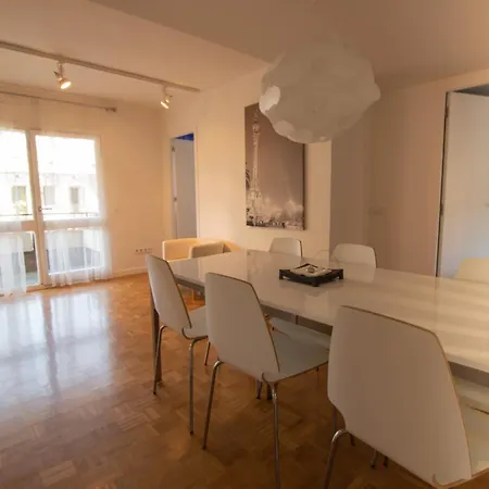 Happy People Maragall Appartement *